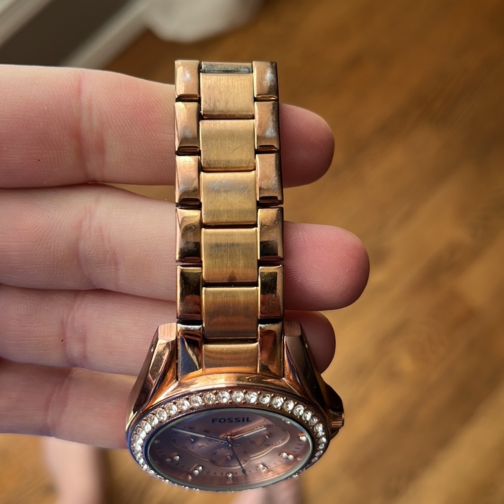 FOSSIL Rose Gold Watch - Picture 3 of 6
